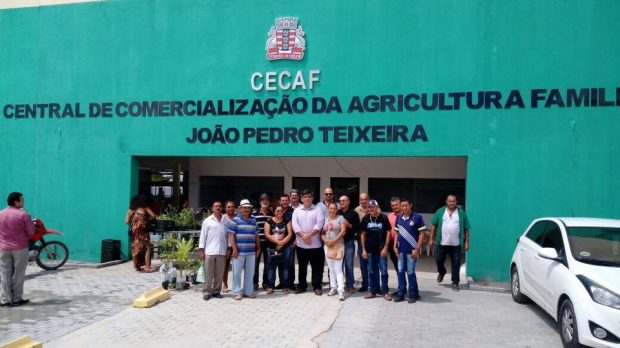 Iniciativa da prefeitura possibilita que agricultores de Caaporã comercializem produtos no Cecaf em João Pessoa